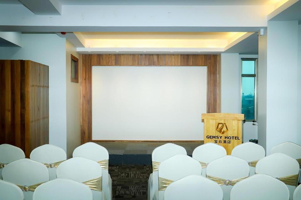 Gemsy Hotel Γιανγκόν Εξωτερικό φωτογραφία