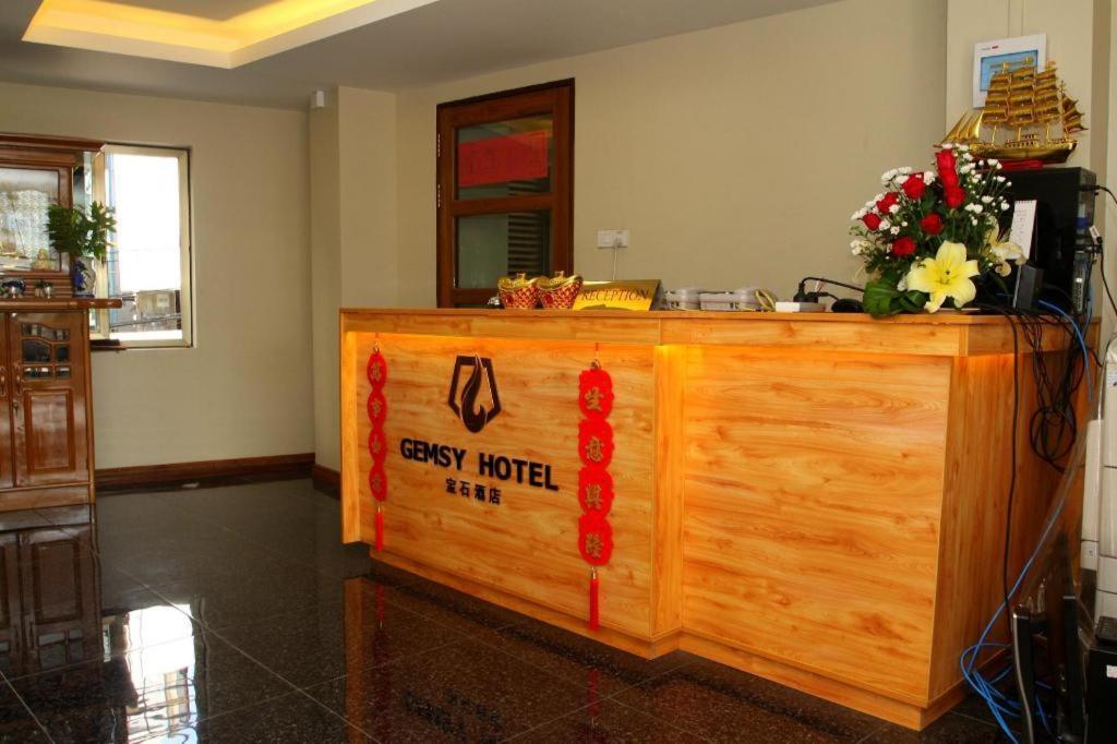 Gemsy Hotel Γιανγκόν Εξωτερικό φωτογραφία