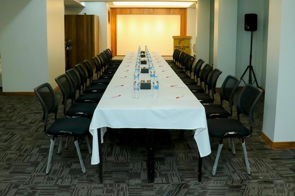 Gemsy Hotel Γιανγκόν Εξωτερικό φωτογραφία