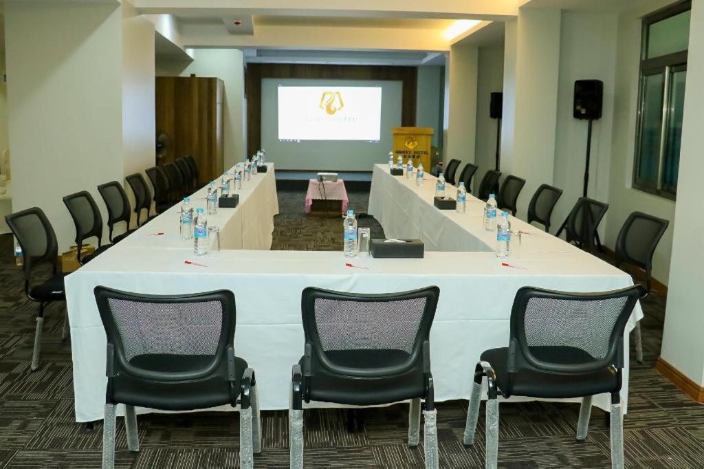 Gemsy Hotel Γιανγκόν Εξωτερικό φωτογραφία