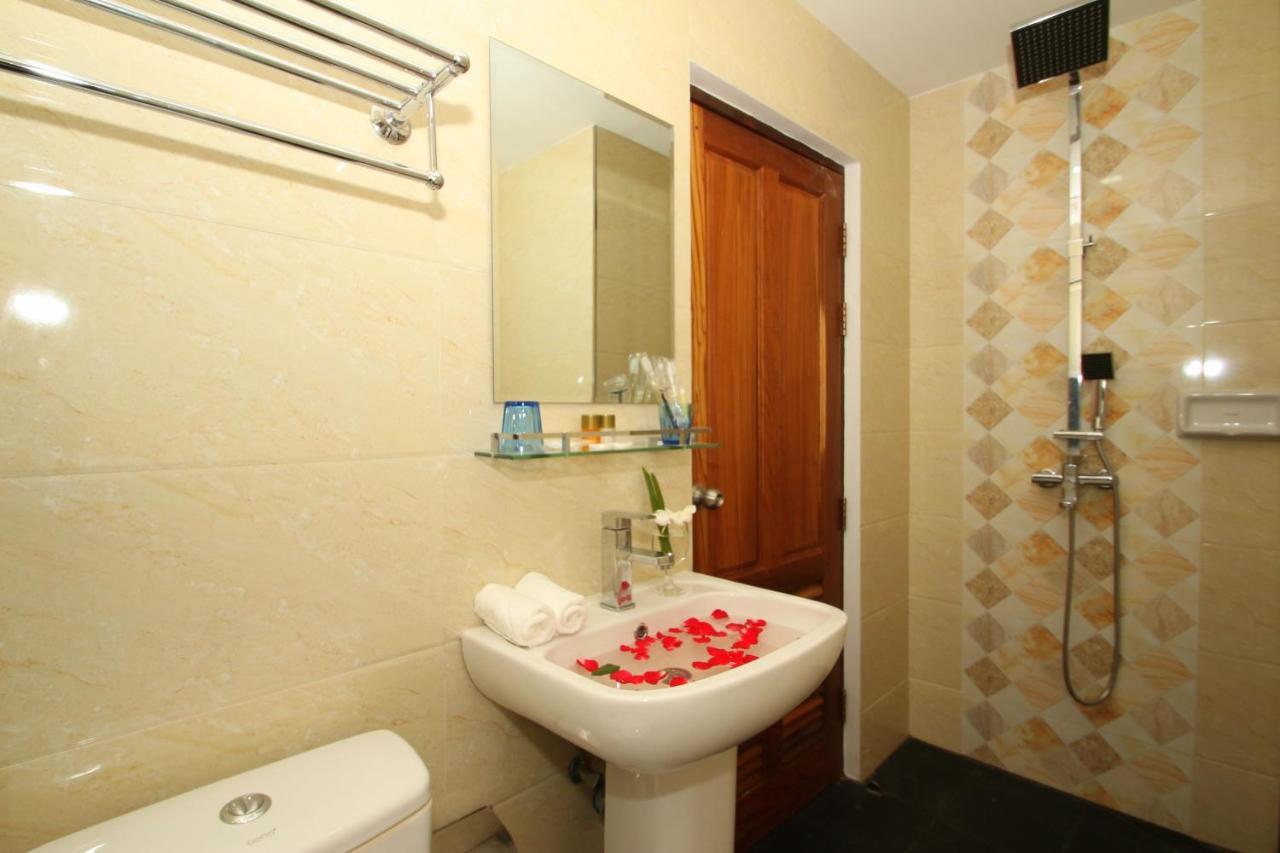 Gemsy Hotel Γιανγκόν Εξωτερικό φωτογραφία