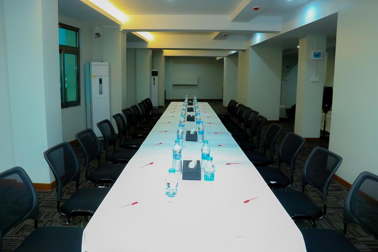 Gemsy Hotel Γιανγκόν Εξωτερικό φωτογραφία